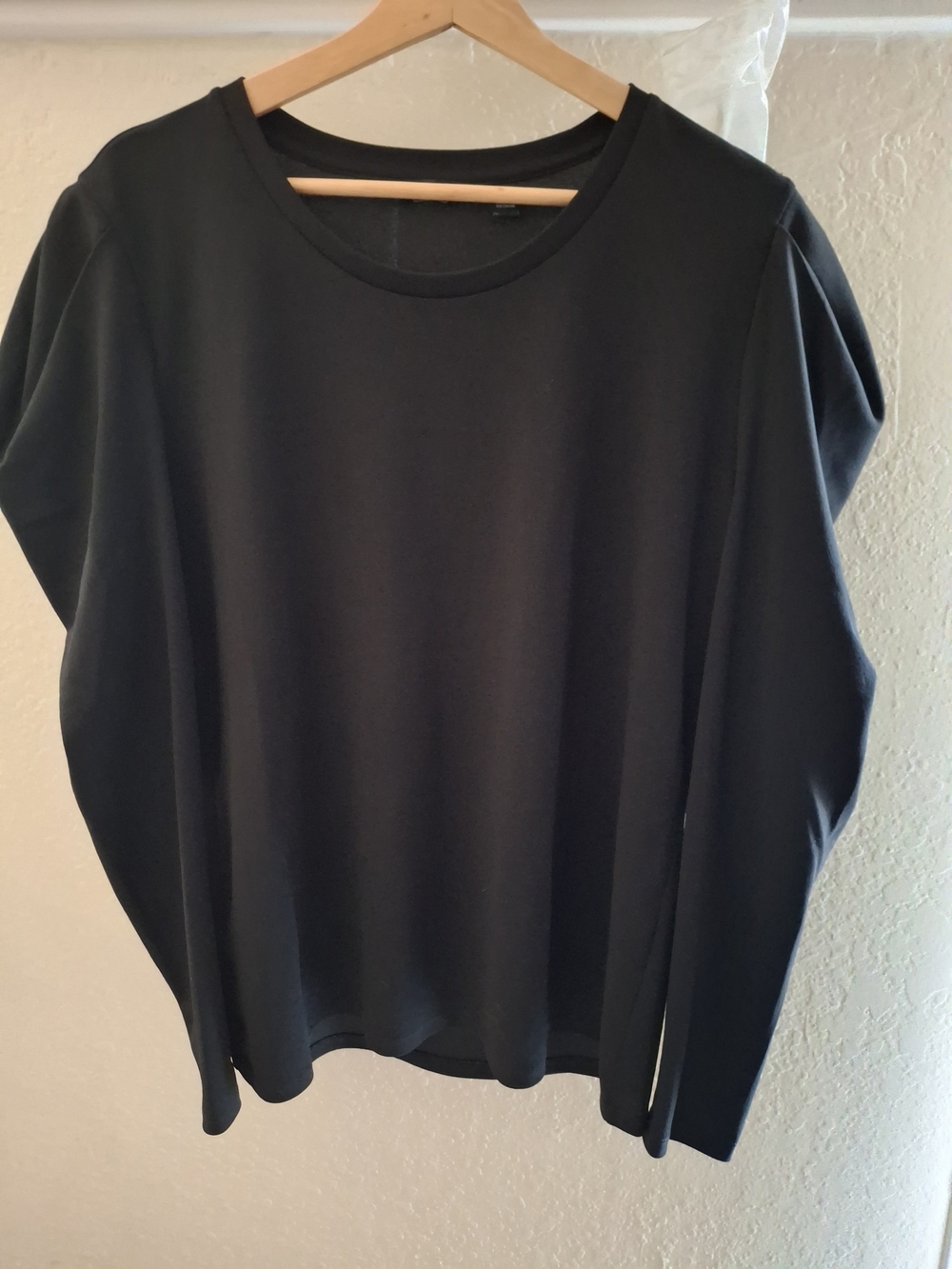 G by Giuliana Black Long-Sleeve Crewneck Top